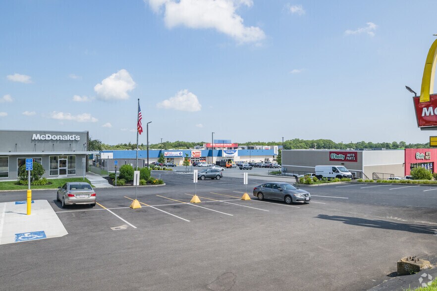 More Photos Of 139 Hathaway Rd, New Bedford Freestanding For Lease