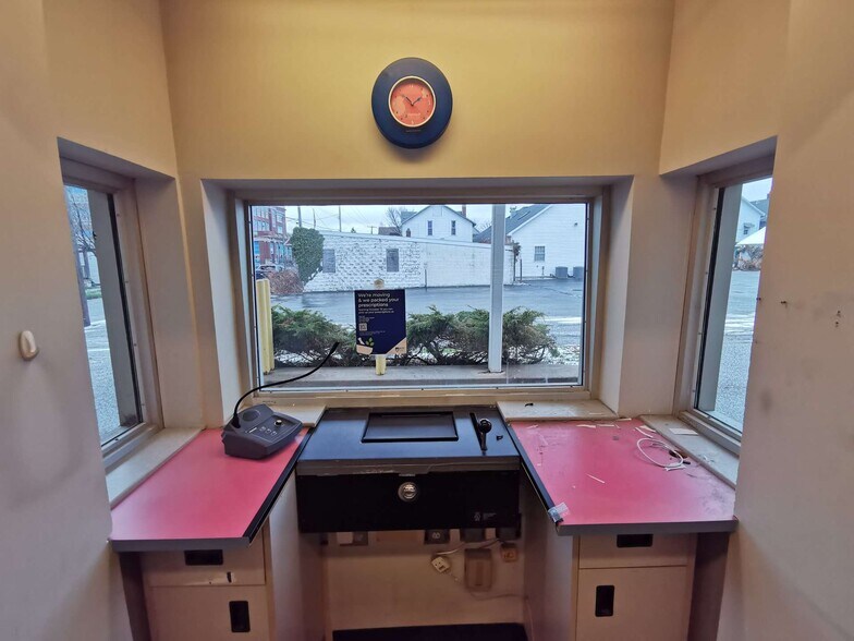 More Photos Of 1709 Liberty St, Erie Drugstore For Lease