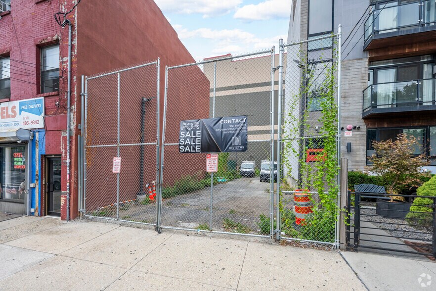 Primary Photo Of 348 Van Brunt St, Brooklyn Land For Sale