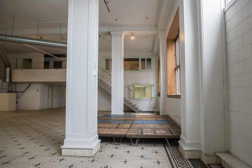 More Photos Of 2341-2345 S Michigan Ave, Chicago Loft Creative Space For Sale