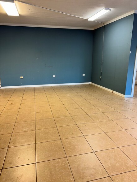 More Photos Of 815 N 3rd St, Lufkin Flex For Sale