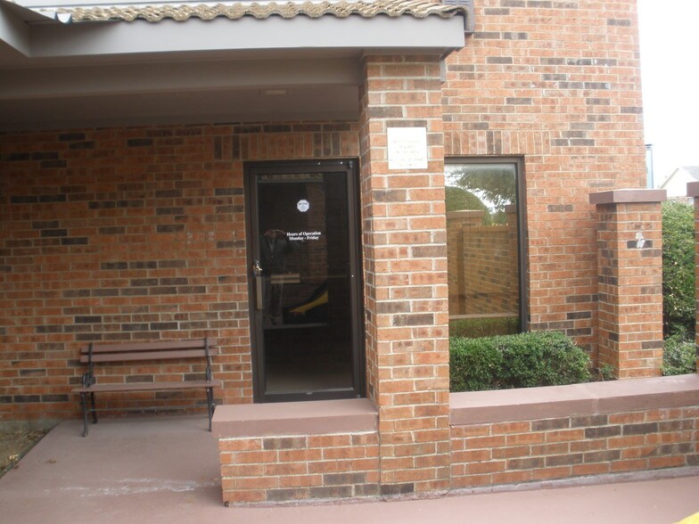 More Photos Of 2231 Peggy Ln, Garland Medical For Sale