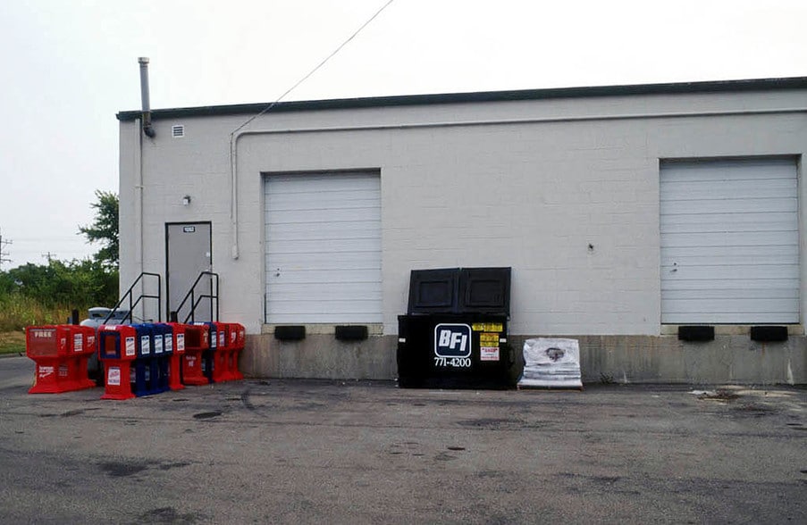 More Photos Of 11230-11262 Sebring Dr, Forest Park Warehouse For Lease