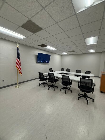 More Photos Of 122 E Lincoln Ave, Fall Creek Office For Sale