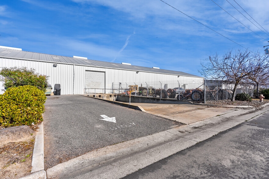 More Photos Of 301 Wetmore St, Manteca Manufacturing For Lease