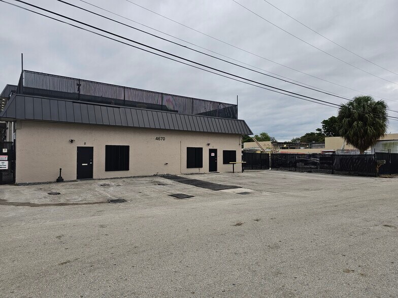 More Photos Of 4670 SW 83rd Ter, Davie Manufacturing For Lease