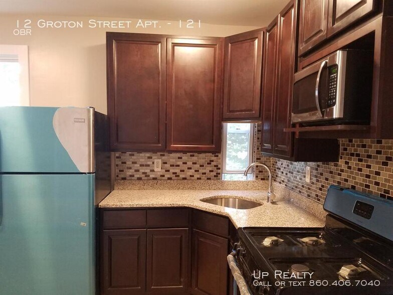 More Photos Of 12-16 Groton St, Hartford Apartments For Sale