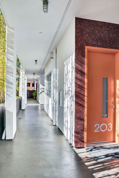 More Photos Of 212 Marine St, Santa Monica Loft Creative Space For Sale