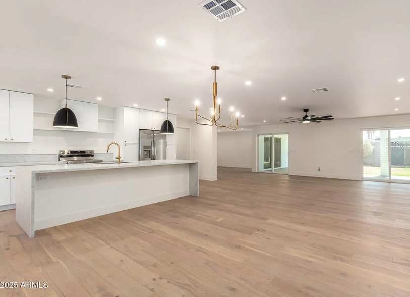 More Photos Of 829 E Desert Park Ln, Phoenix Assisted Living For Sale