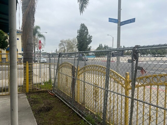 More Photos Of 604 E Mission Blvd, Pomona Fast Food For Sale