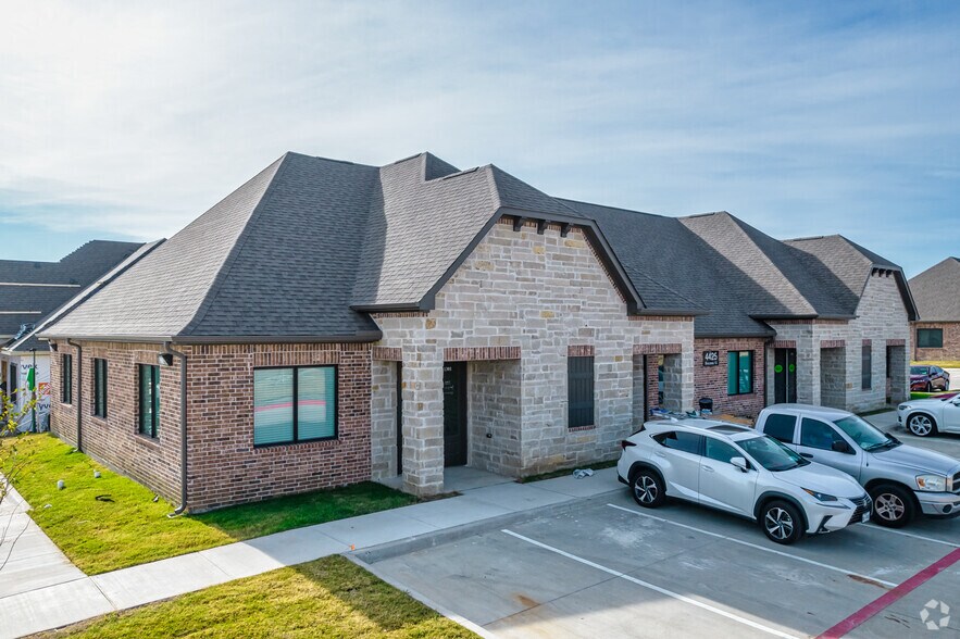 Primary Photo Of 4425 Plano Pkwy, Carrollton Office For Lease