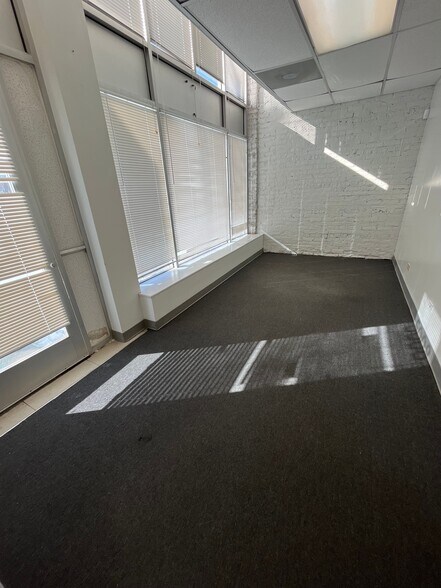 More Photos Of 5000-5014 W Madison St, Chicago Apartments For Lease