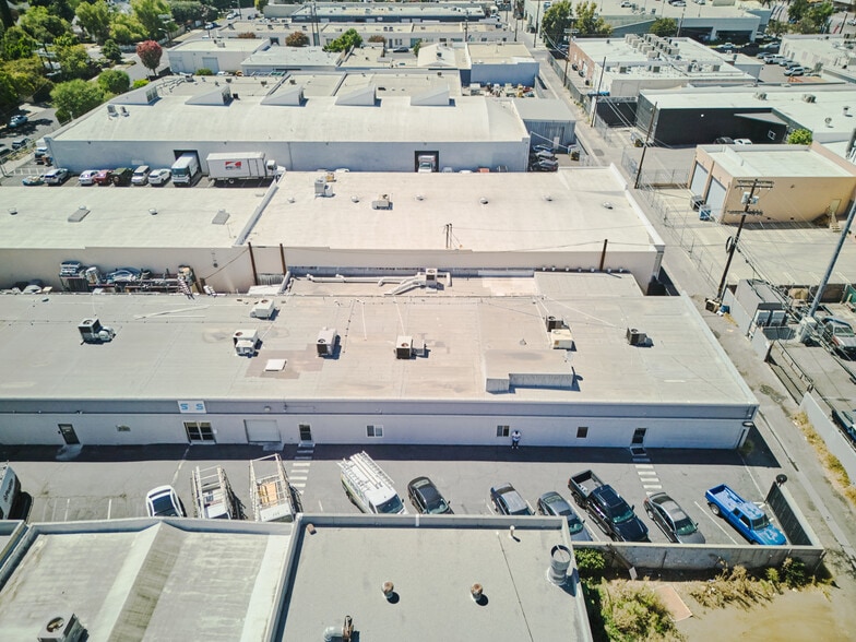 More Photos Of 15013-15019 Califa St, Van Nuys Manufacturing For Lease