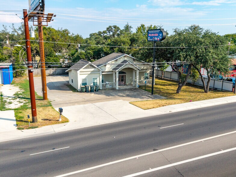 More Photos Of 1712 N Interstate 35, San Marcos Office For Sale