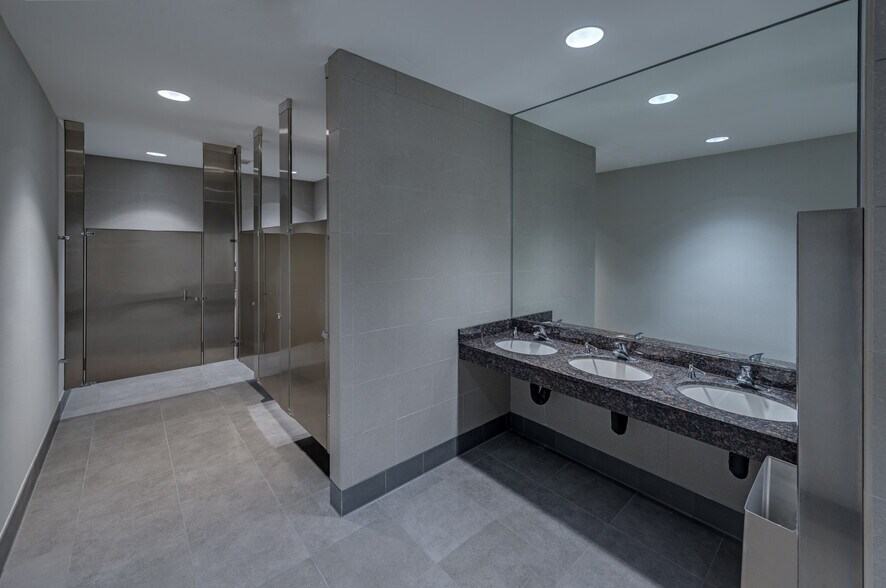 More Photos Of 15415 Katy Fwy, Houston Office For Sale