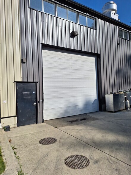More Photos Of 7431 Industrial Rd, Lantzville Warehouse For Sale