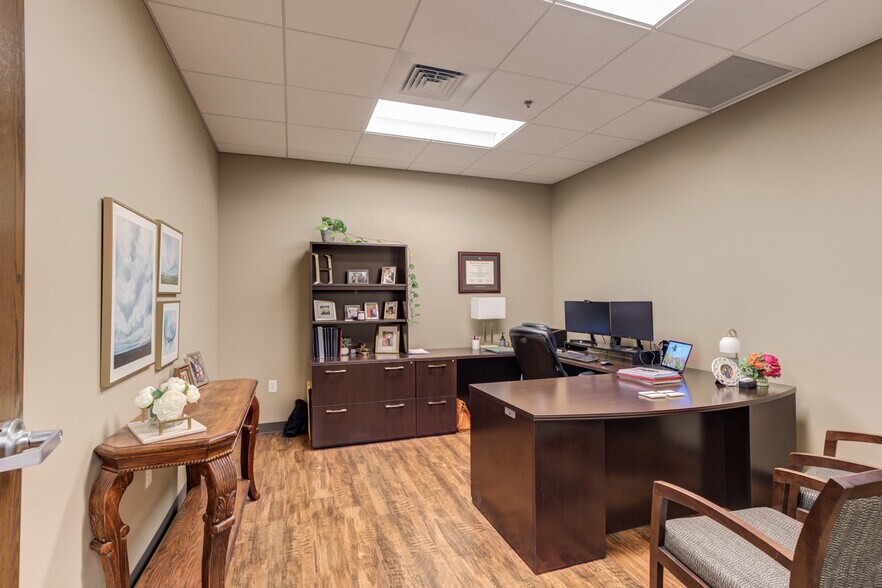 More Photos Of 5241 98th St, Lubbock Office Residential For Sale