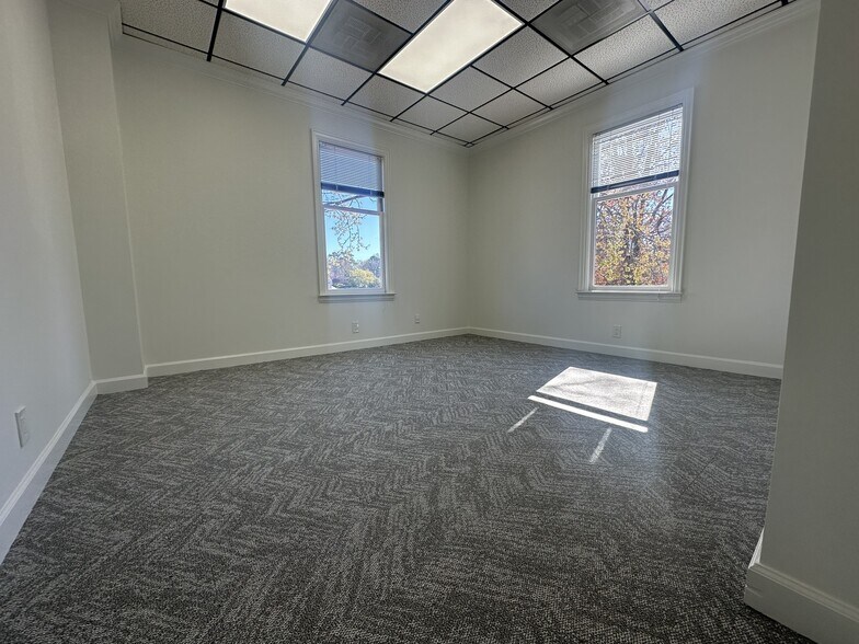 More Photos Of 2402 Mount Vernon Rd, Dunwoody Office For Lease
