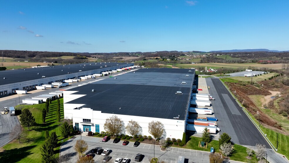 Primary Photo Of 9747 Commerce Cir, Kutztown Warehouse For Lease