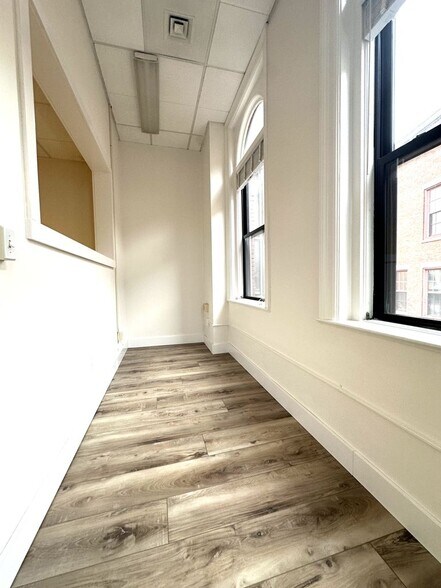 More Photos Of 5 Warren St, Concord Storefront Retail Office For Lease