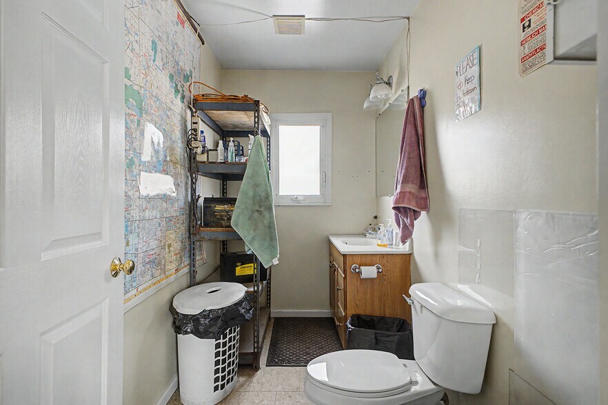 More Photos Of 1287 S Merriman Rd, Westland Freestanding For Sale