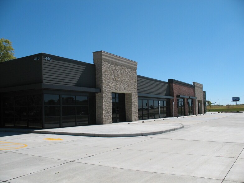 Primary Photo Of 440 S Mount Auburn Rd, Cape Girardeau Storefront For Lease