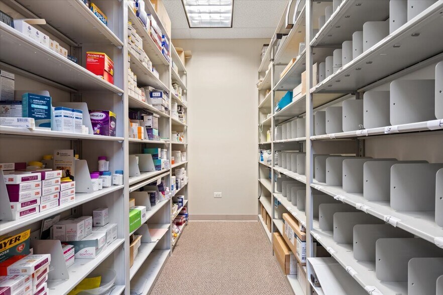 More Photos Of 912 Northwest Hwy, Fox River Grove Medical For Sale