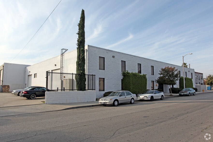 Primary Photo Of 8911 Independence Ave, Canoga Park Warehouse For Lease