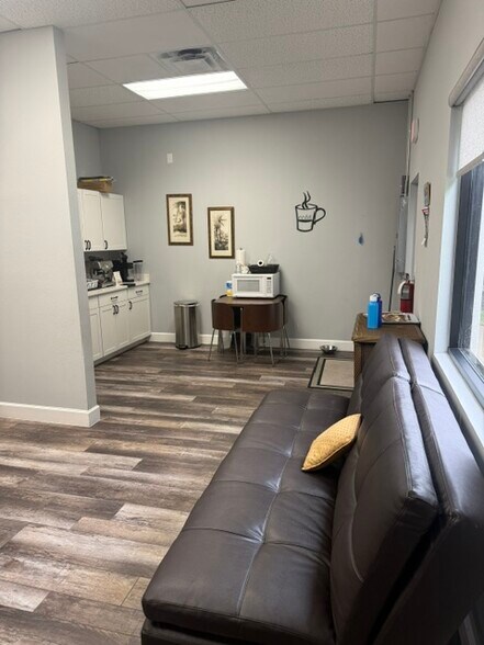 More Photos Of 1061 S Sun Dr, Lake Mary General Retail For Sale