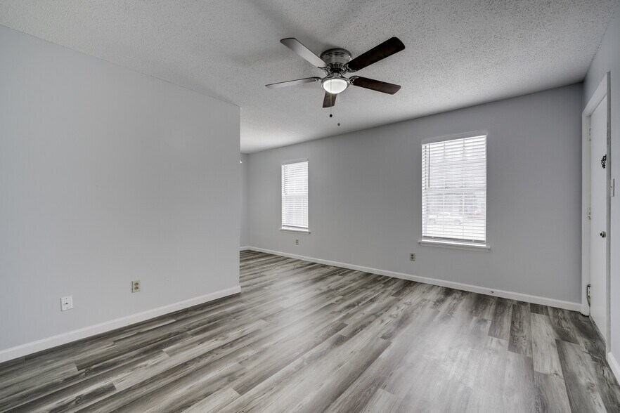 More Photos Of 1906 W Matthews Ave, Jonesboro Apartments For Sale