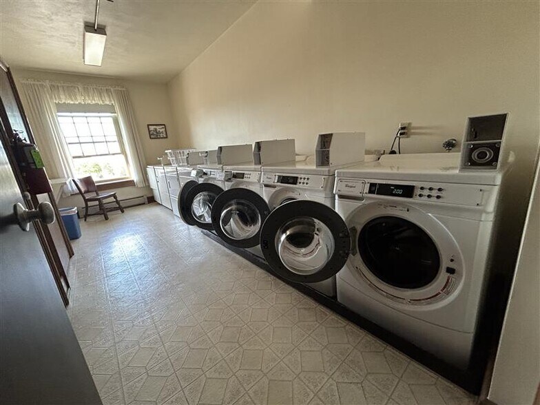 More Photos Of 1408 Strongs Ave, Stevens Point Apartments For Sale