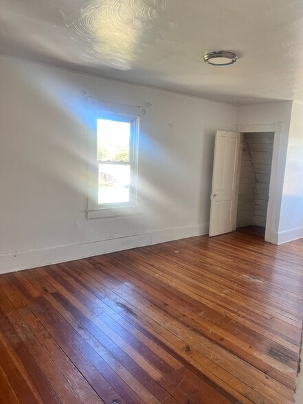 More Photos Of 640 36th St NW, Roanoke Apartments For Sale