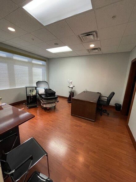More Photos Of 3075 Governors Place Blvd, Dayton Medical For Sale