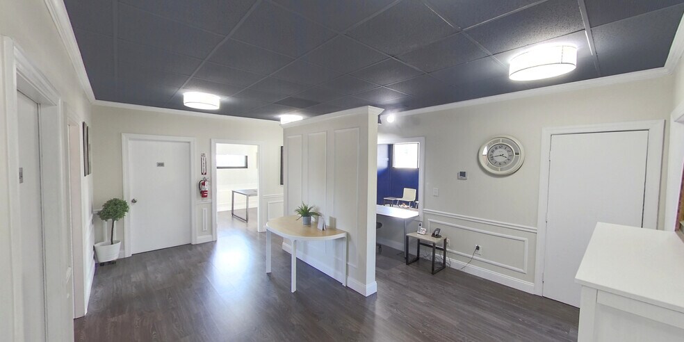 More Photos Of 8837 Goodbys Executive Dr, Jacksonville Medical For Lease