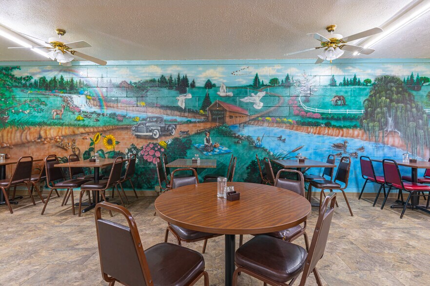 More Photos Of 749-751 Dayton Oxford Rd, Carlisle Freestanding For Sale