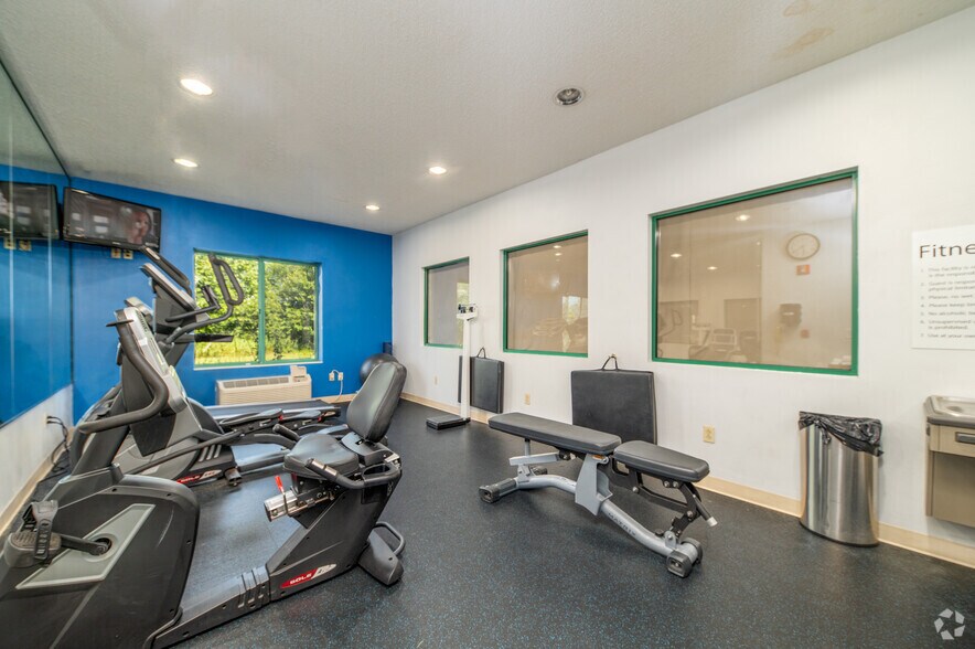 More Photos Of 3630 E Cork St, Kalamazoo Hotel For Sale