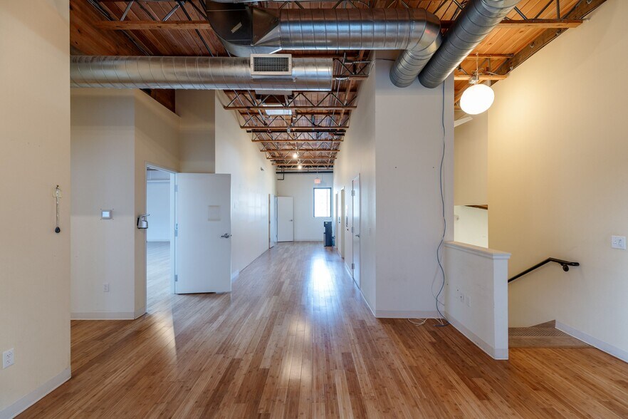 More Photos Of 3900 N Mississippi Ave, Portland Storefront Retail Office For Sale