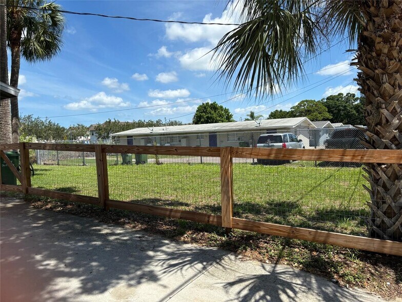 More Photos Of , Sarasota Multifamily For Sale