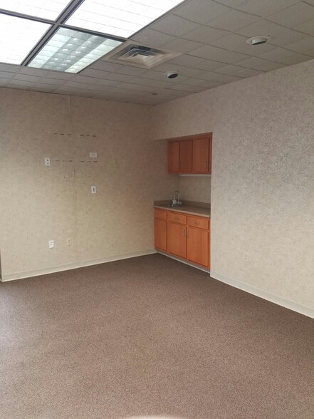 More Photos Of 201 3rd St, Parkersburg Office For Sale