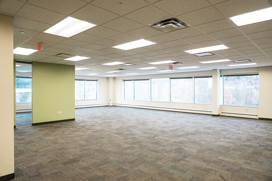 More Photos Of 1 Penn Center Blvd, Pittsburgh Unknown For Lease