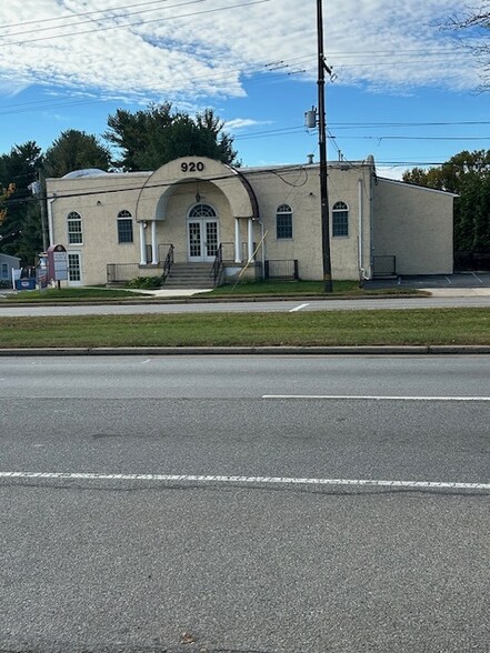 More Photos Of 920 West Chester Pike, Havertown Office For Lease