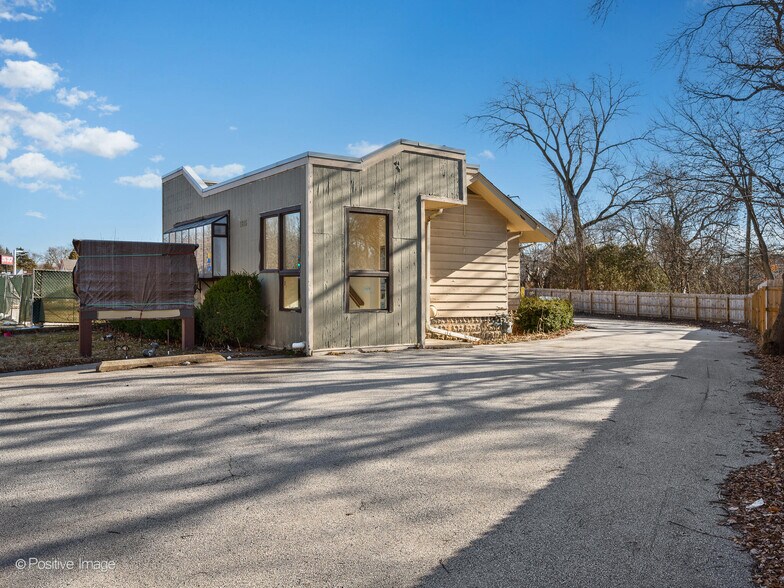 More Photos Of 1815 Dundee Rd, Northbrook Storefront Retail Office For Sale