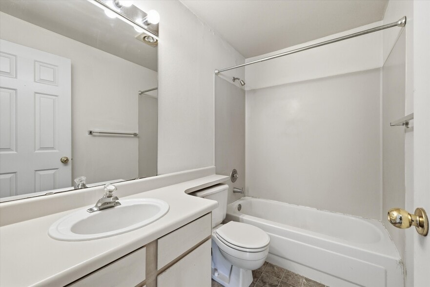 More Photos Of 8320 Lake City Way NE, Seattle Apartments For Sale