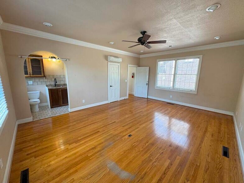 More Photos Of 308 W Poinsett St, Greer Office Residential For Sale