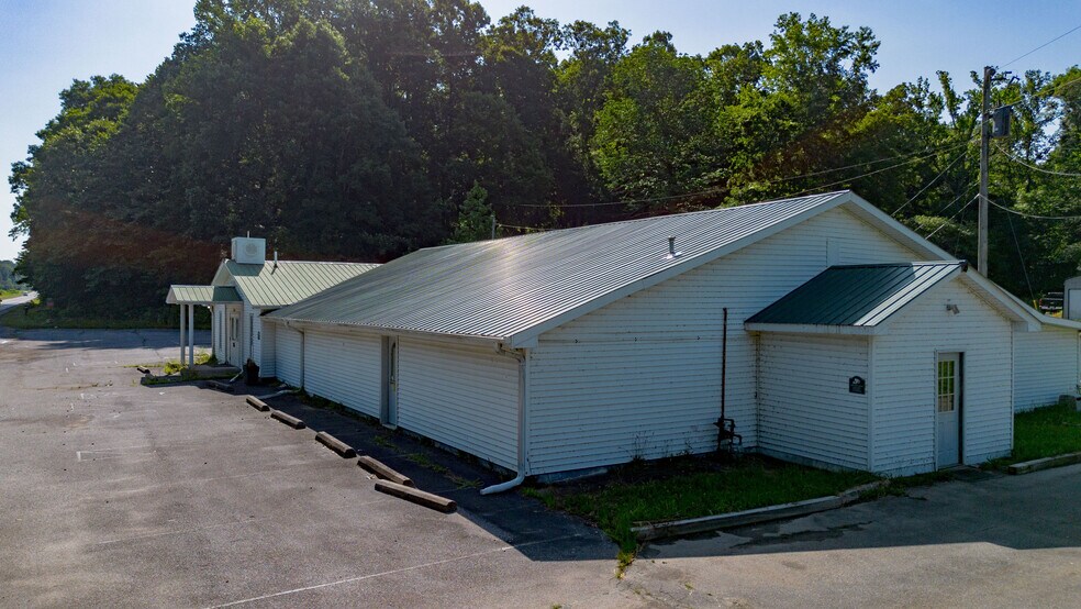 More Photos Of 6641 US Highway 62 W, Kuttawa Flex For Sale