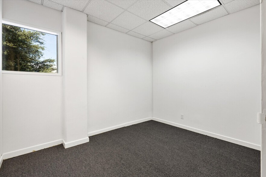 More Photos Of 1200 West Fwy, Fort Worth Office For Lease