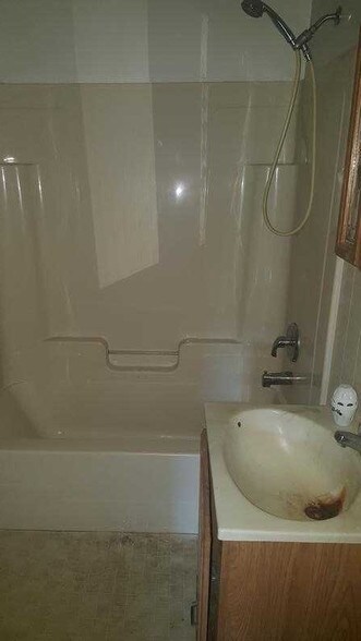 More Photos Of 2010-2012 Clayton Mill Rd, Mill River Specialty For Sale
