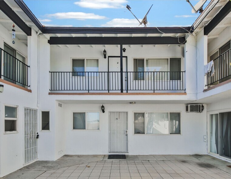 More Photos Of 1425 W Stoneridge Ct, Ontario Apartments For Sale