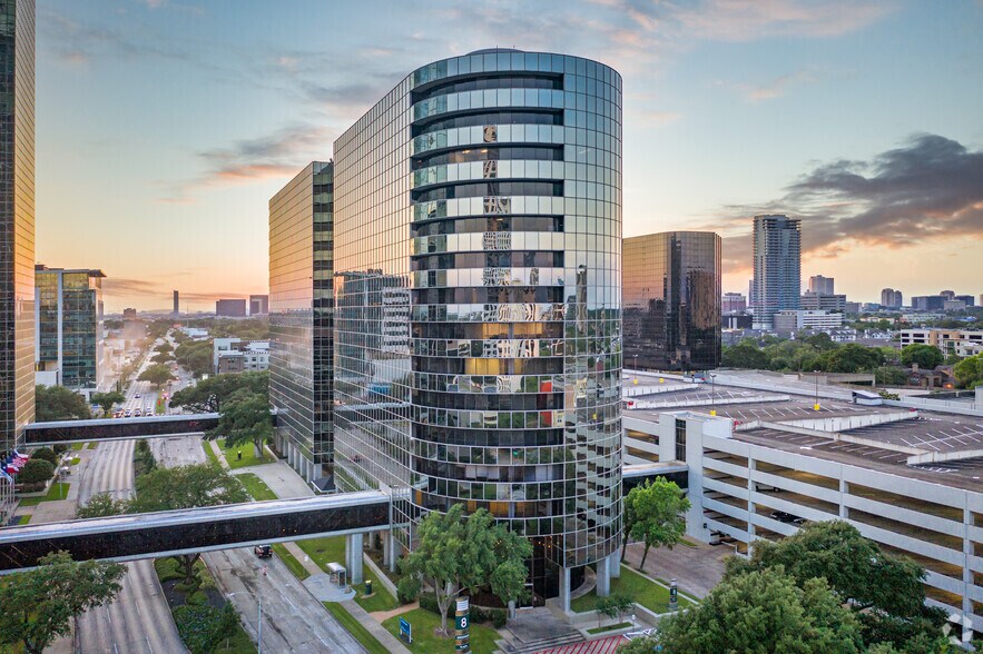 Primary Photo Of 8 Greenway Plz, Houston Office For Lease