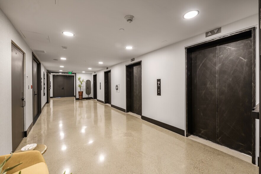 More Photos Of 6430 W Sunset Blvd, Los Angeles Office For Lease